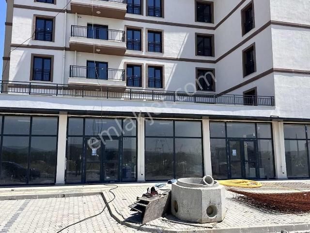 Sancaktepe Sarıgazi Emlak Konut Projesinde 165 M2 Kiralık Dükkan