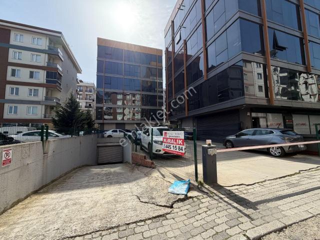 Sancaktepe Ticaret Merkezi 55m2 Klimalı 5.kat 1+1 Kiralık İşyeri