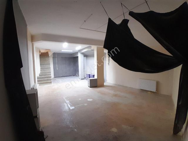 Sancaktepe 160m² Bodrumlu Dükkan Depo İşyeri