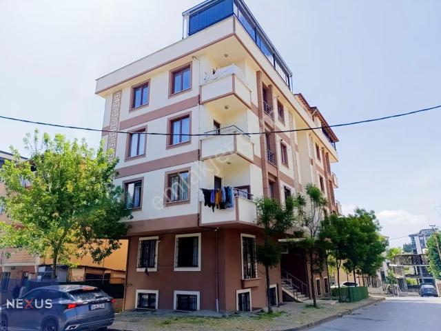 Sancaktepe'de 2 Aileye Uygun Satılık 4+1 Üst Dublex Fırsat Daire