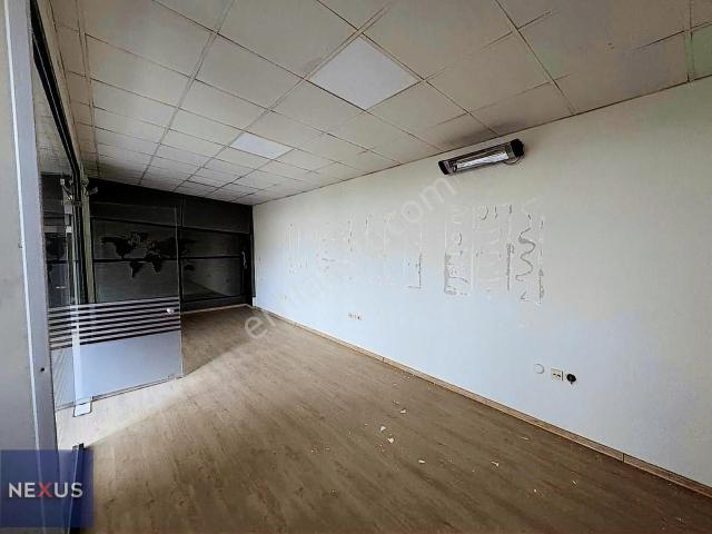 Sancaktepe'de 450 M2 Prestijli İş Yeri