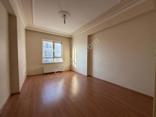 Sancaktepe'de Cepheleri Açık Bağımsız 3+1 Realty Gate'ten