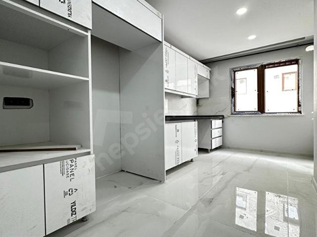 SANCAKTEPE'DE EMİNEVİME UYGUN YERDEN ISITMALI 3+1 ARA KAT ZA498