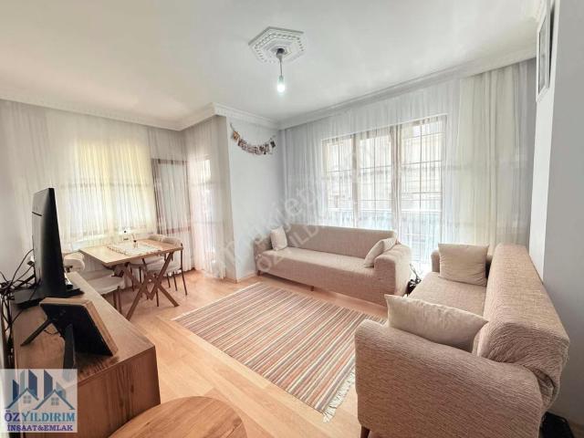 Sancaktepe'de Satılık 2+1 Asansörlü Ve İskanlı Daire