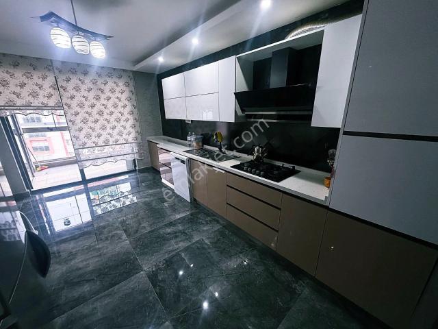 Sancaktepede Sitede Arpaçay Sokakta Ultra Lüks Yapı 4+1 Satılık