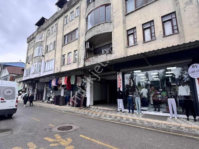 Sancak Emlaktan Çarşı Merkezde Satılık 3+1
