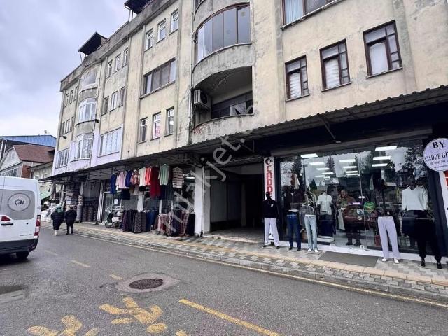Sancak Emlaktan Çarşı Merkezde Satılık 3+1
