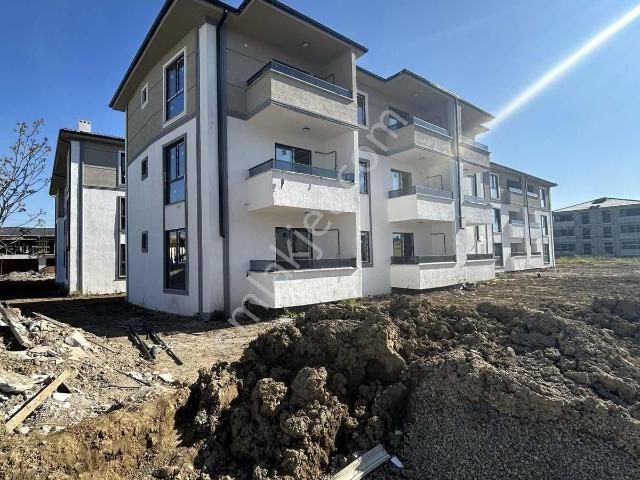 Sancak Emlak'tan Satılık Site İçi Koridorlu Daire