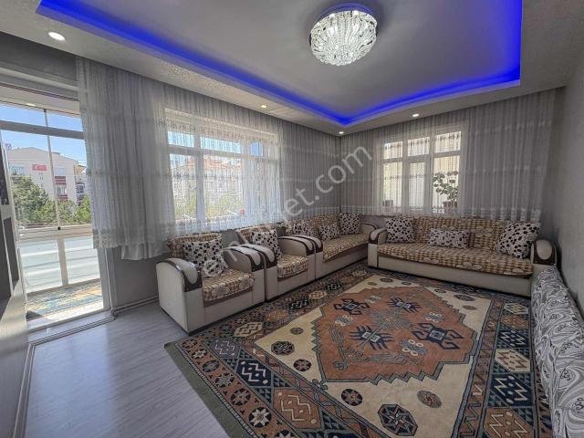 Sancak Mahallesi'nde Bakımlı 125 M2 2+1 Fırsat Daire!