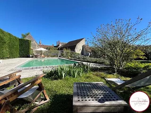 Sancoins 18600 Achat / Vente maison 10 pièces t10 au dernier étage piscine