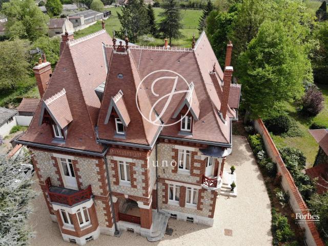 Sancoins Cher maison bourgeoise 430m² Parc d'1ha avec pis. 393m² Sancoins