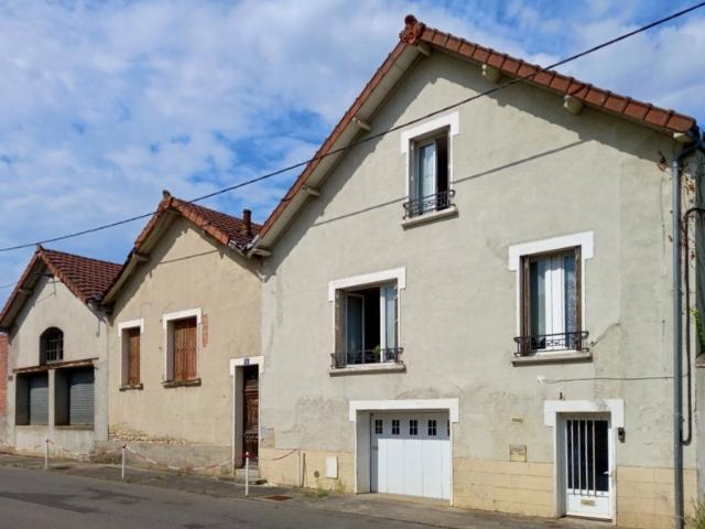 SANCOINS maison 4 chambres, terrain, annexes