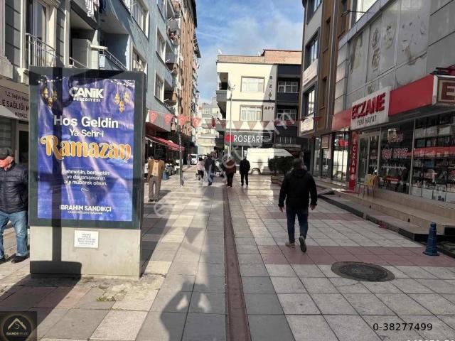 Sandı Emlak Tan Canik Mekke Caddesinde Satılık Dükkanlar