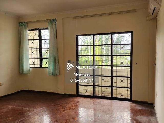 Sandakan Utama Park Residence For Sale | IJM | Bandar Utama | Semi D Double Storey Semi D 4 Bedrooms 4 Bathrooms Land Area 5,881 sqft Build Up 2,975 sqft Bare Unit Selling Price RM2,321,000