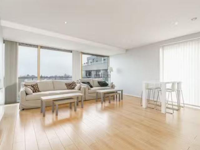 Sanderling, Booterstown, Co. Dublin is for rent