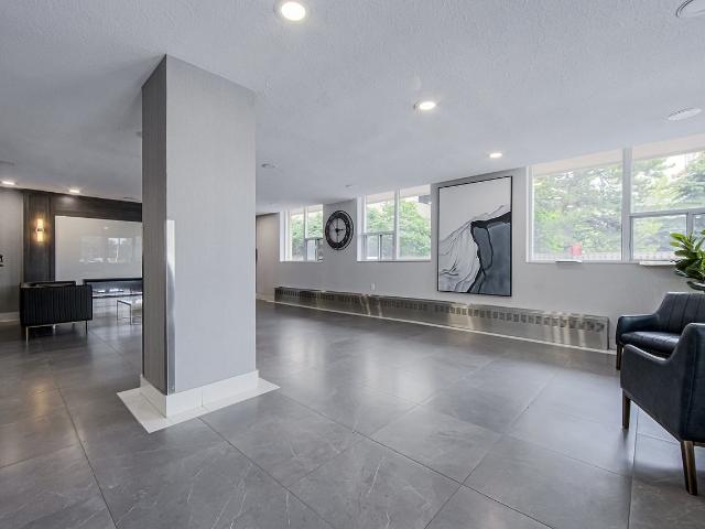 Sandpiper Apartments 1 Bedroom Apartment for Rent at 1431 Lakeshore Rd, Burlington, ON L7S 1B4 Maple