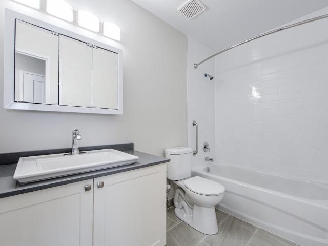 Sandpiper Apartments 2 Bedroom Apartment for Rent at 1431 Lakeshore Rd, Burlington, ON L7S 1B4 Maple