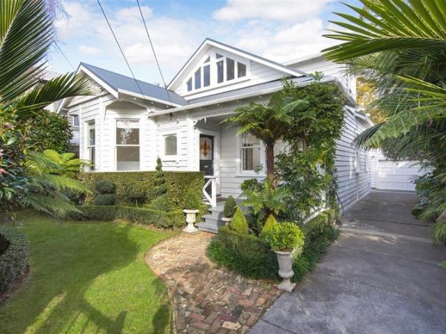 Sandringham, 6+ bedrooms