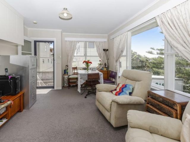 sandringham, 2 bedrooms