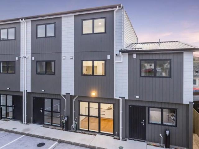 sandringham, 3 bedrooms