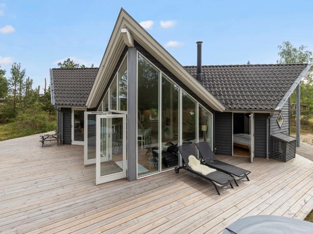 Sandvej 10, Fjellerup Strand