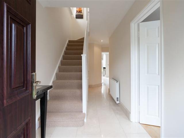 Sandyford Hall Place, Sandyford, Dublin 18, D18F9C8
