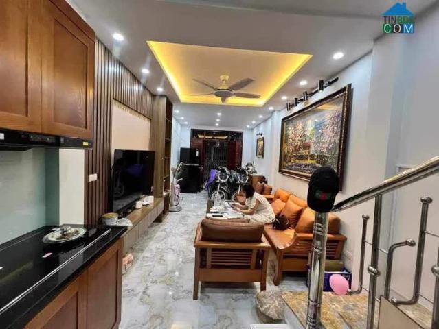 Sáng chói! Đê La Thành nhỏ, nhà xây chắc chắn, ngõ đẹp ba gác tránh xe, 26m 5T 3m 4.85 tỷ, sdcc