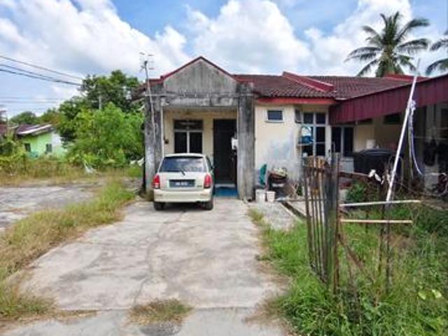 Sangat Murah Rumah Teres Corner Lot Tanah Besar dekat Pekan Melor