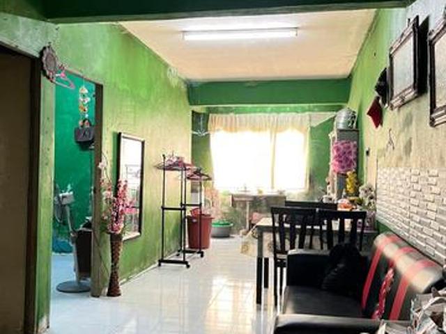 SangkutCTOSBolehFull LoanGround Floor Flat Taman Seruling Emas