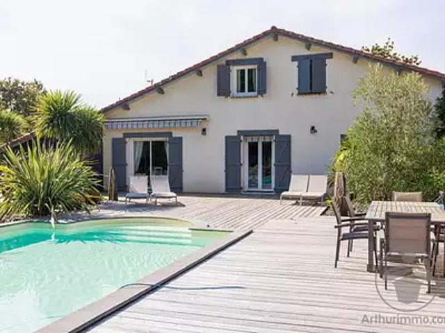 Sanguinet 40460 Achat / Vente maison 9 pièces t9 piscine