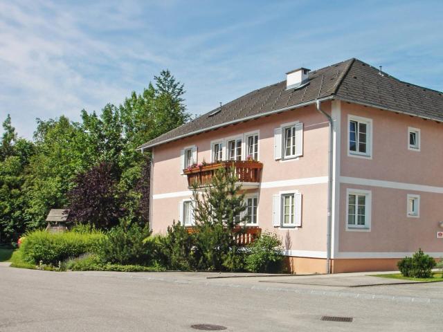 Sanierte 2 Zimmer Whg mit Balkon inkl. Garagenplatz