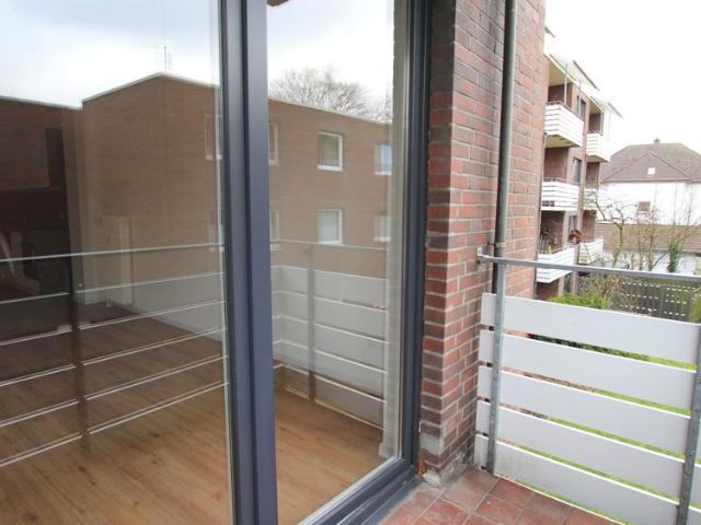 Sanierte 2 Zimmer Obergeschosswohnung inkl. EBK und Stellplatz in bevorzugter Wohnlage in Oldenburg