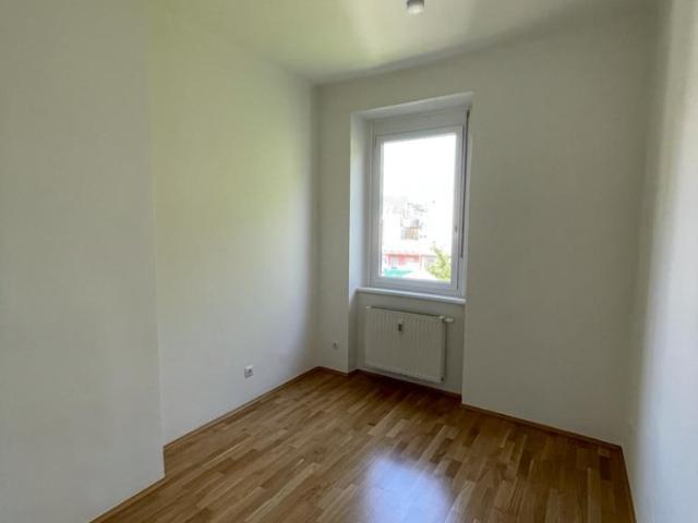 Sanierte 3 Zimmer Wohnung mit Klima! Provisionsfrei!