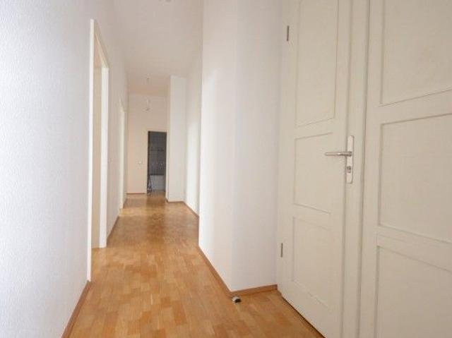 Sanierte 3 Zimmer Wohnung in Zentrum West mit Parkettfußboden !
