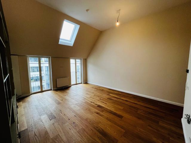 Sanierte DG Whg im exklusiven Altbau! *ERSTBEZUG