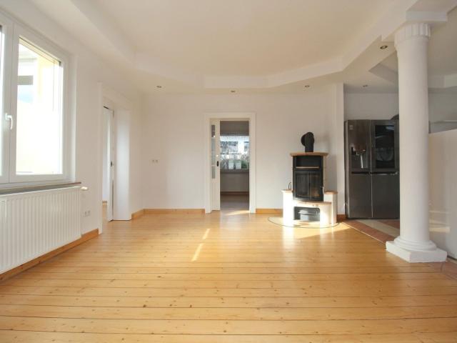 Saniertes Einfamilienhaus mit 10kW PV Anlage und Kaminofen