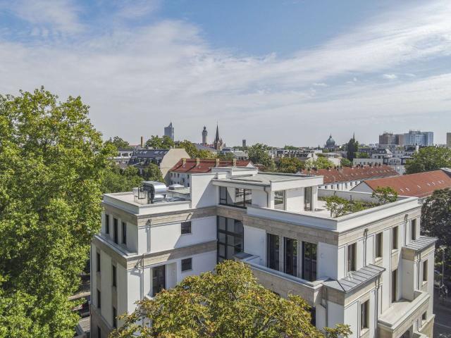 Saniertes Mehrfamilienhaus mit 11 Einheiten und Stellplätzen – zentrale Lage Weißenfels