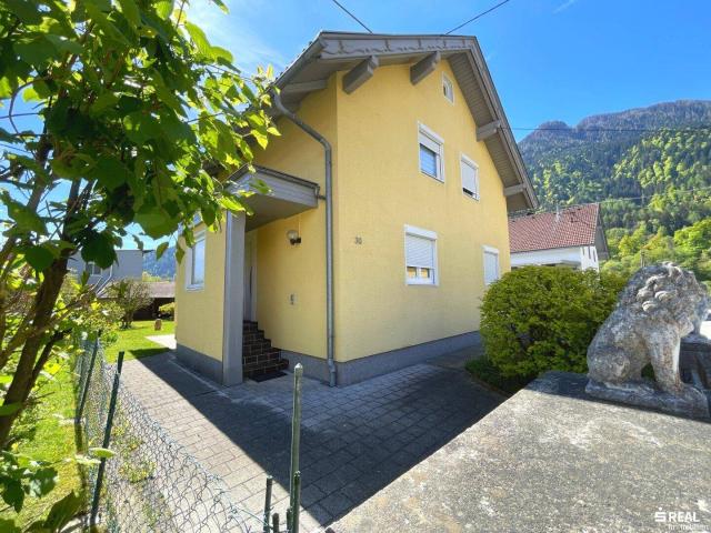 Saniertes Wohnhaus in ruhiger Siedlungslage von Spittal/Drau Sonnenterrasse mit Bergblick!