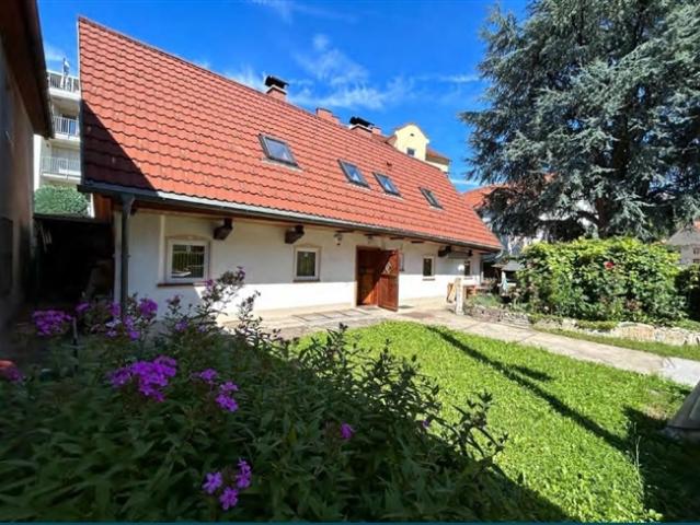 Saniertes Wohnhaus in zentraler Lage Graz Lend