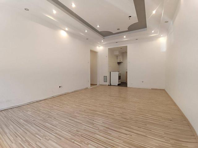 Sanierungsbedürftige 1 Zimmer Wohnung mit Potential! Küche separat! Nähe Parkanlage Familienplatz & U3 Ottakring!