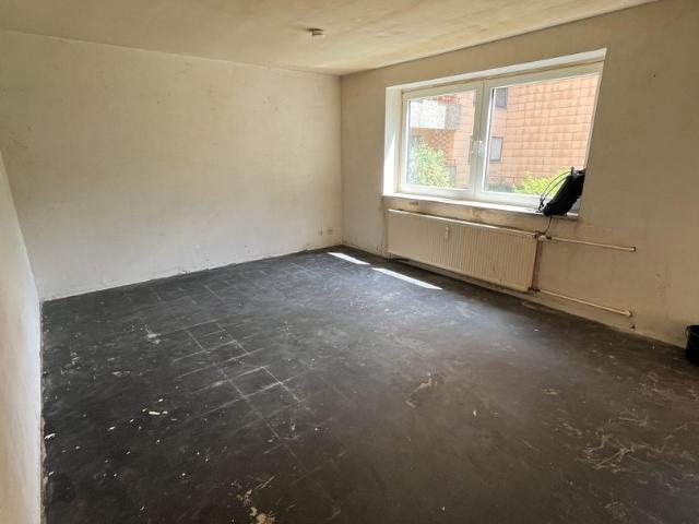 SANIERUNGSBEDÜRFTIGE 1,5 ZIMMER WOHNUNG NÄHE DER UNI