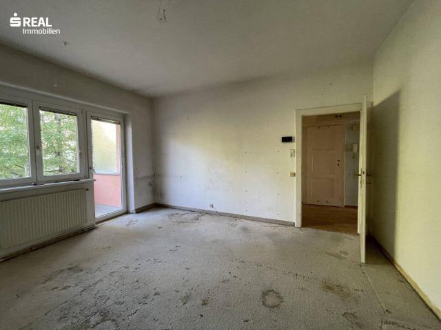 Sanierungsbedürftige 2 Zimmer Wohnung mit Balkon in Salzburg