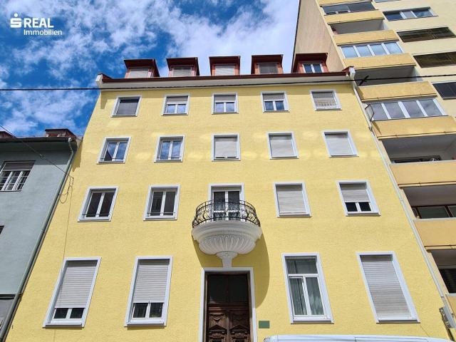 Sanierungsbedürftige 2 Zimmer Wohnung in zentraler Lage mit Altbauflair KEINE KÄUFERPROVISION!