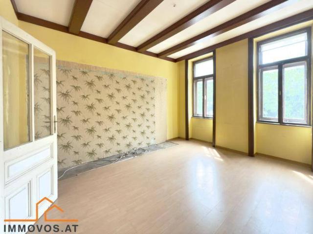 sanierungsbedürftige 2 ZIMMER ALTBAUWOHNUNG