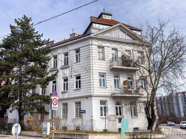 Sanierungsbedürftige 2 Zimmerwohnung 1. Stock mit Lift