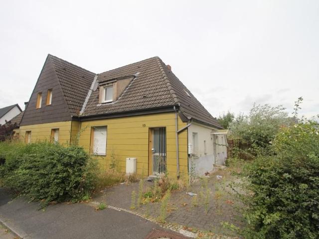 Sanierungsbedürftige Doppelhaushälfte in angenehmer Wohngegend in Hamm zu verkaufen