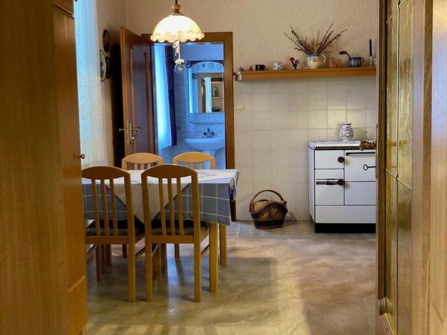 SANIERUNGSBEDÜRFTIGE JAHRHUNDERTWENDEVILLA ALS FAMILIENWOHNTRAUM IN BESTLAGE VON ZEISELMAUER MIT HOHER LEBENSQUALITÄT SOWIE WOHNKOMFORT