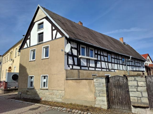 Sanierungsbedürftiges Bauernhaus in guter Wohnlage in Gutenborn/ OT Heuckewalde