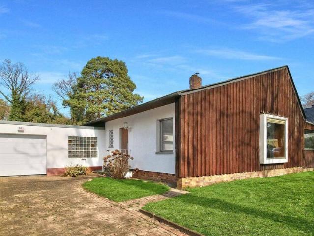 Sanierungsbedürftiges Einfamilienhaus auf 850 m²