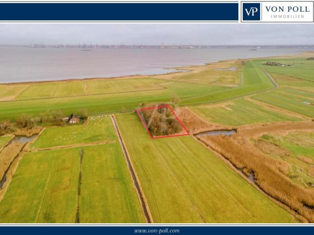 Sanierungsbedürftiges Haus direkt am Nordsee Deich mit Blick auf die Nordsee und Bremerhaven